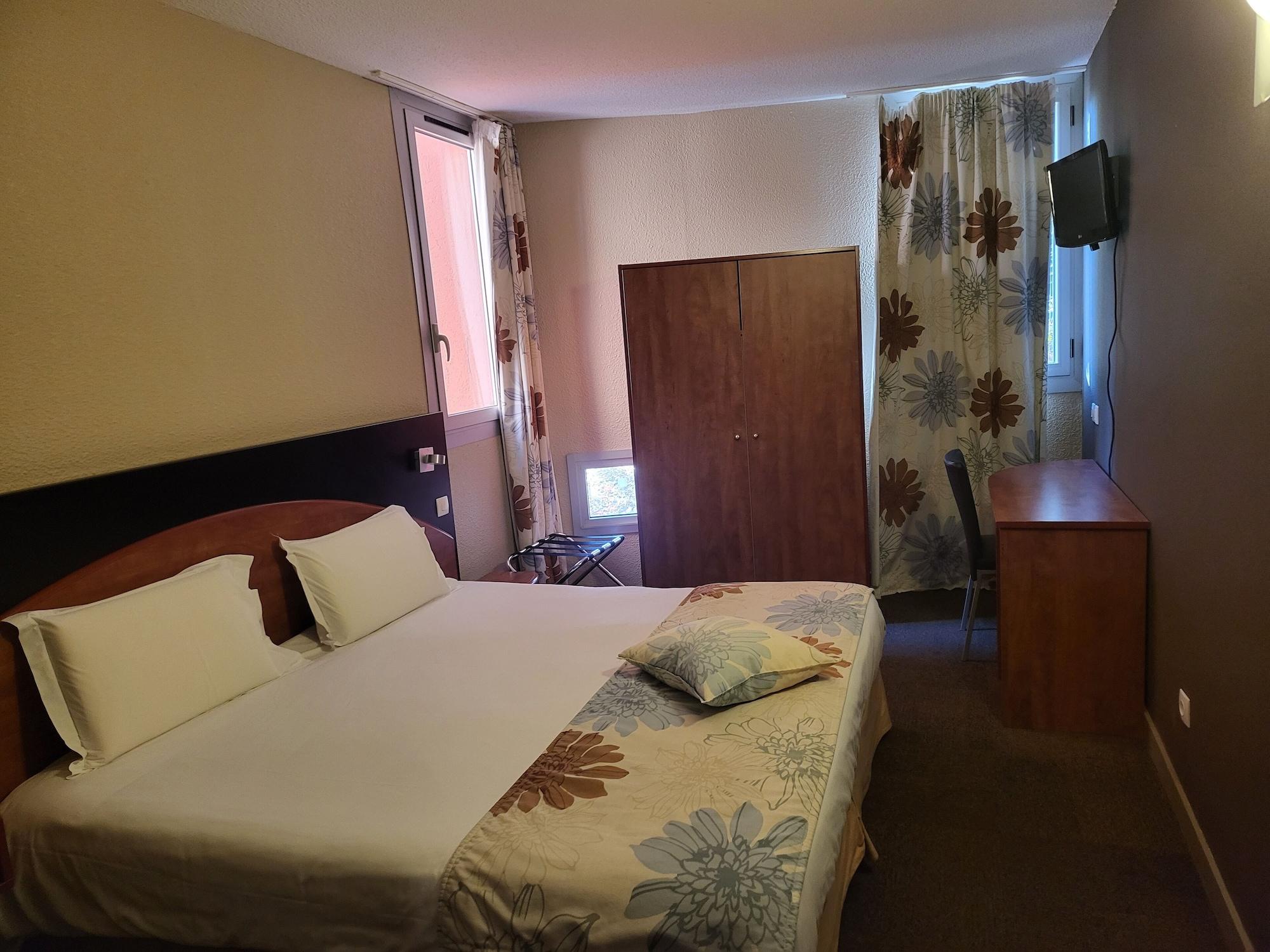 Hotel Du Baou La Gaude Bagian luar foto